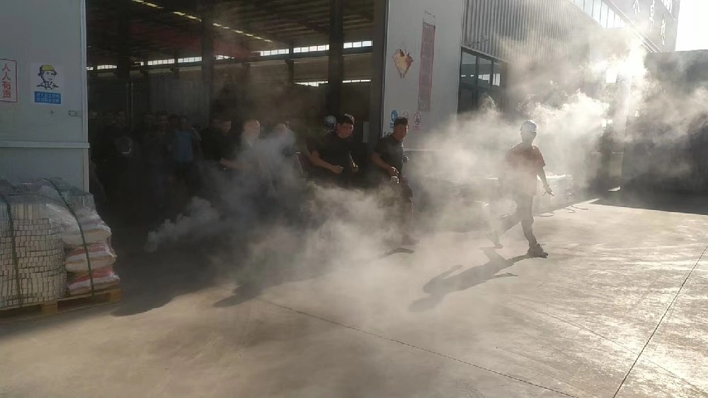 उत्पादन सुरक्षा की रक्षा लाइन को मजबूत करने के लिए सुरक्षा प्रशिक्षण और एस्केप ड्रिल का संचालन करें